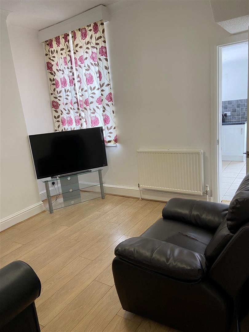 Room Manvers Street in Hull