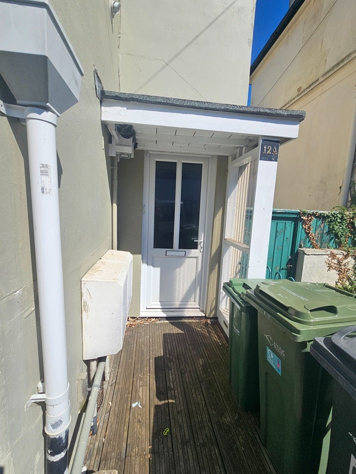 Flat Monkton Street in Ryde