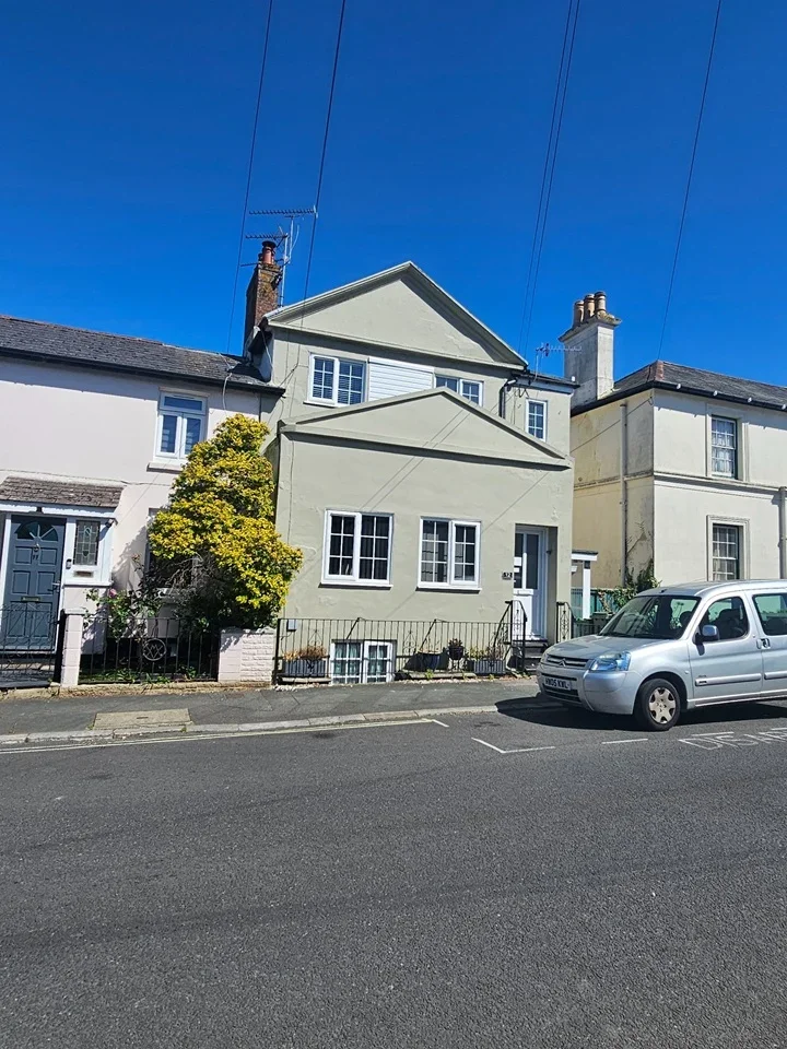 Flat Monkton Street in Ryde