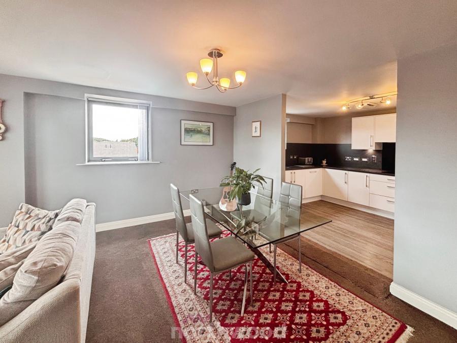 Flat Kentmere Drive in Doncaster