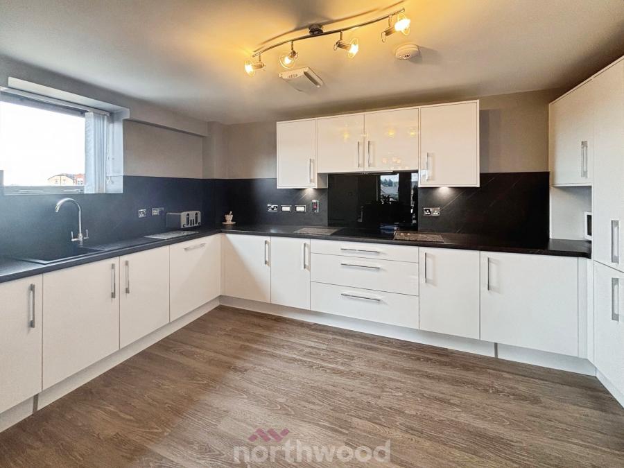 Flat Kentmere Drive in Doncaster