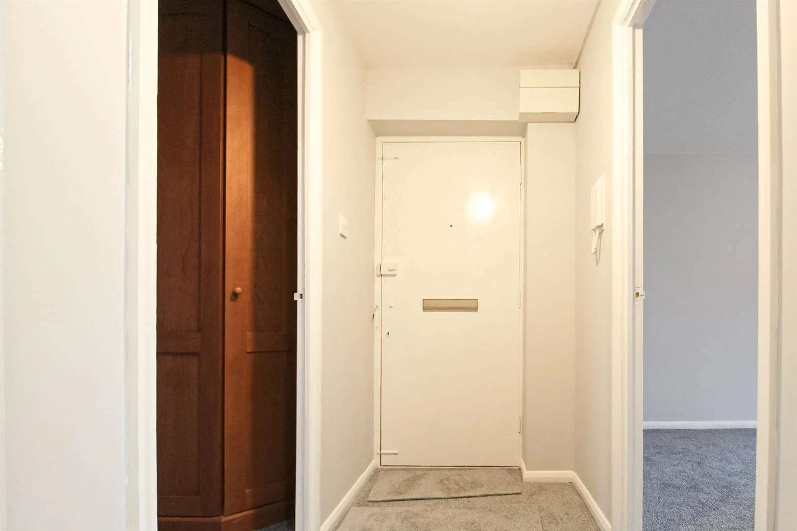 Flat Wilbury Way in Greater London