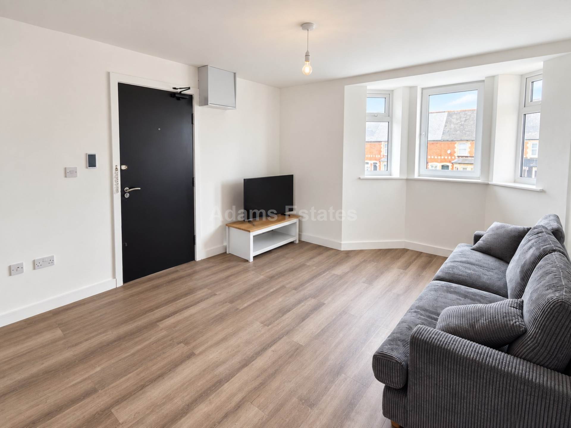 Flat Basingstoke Road in Reading