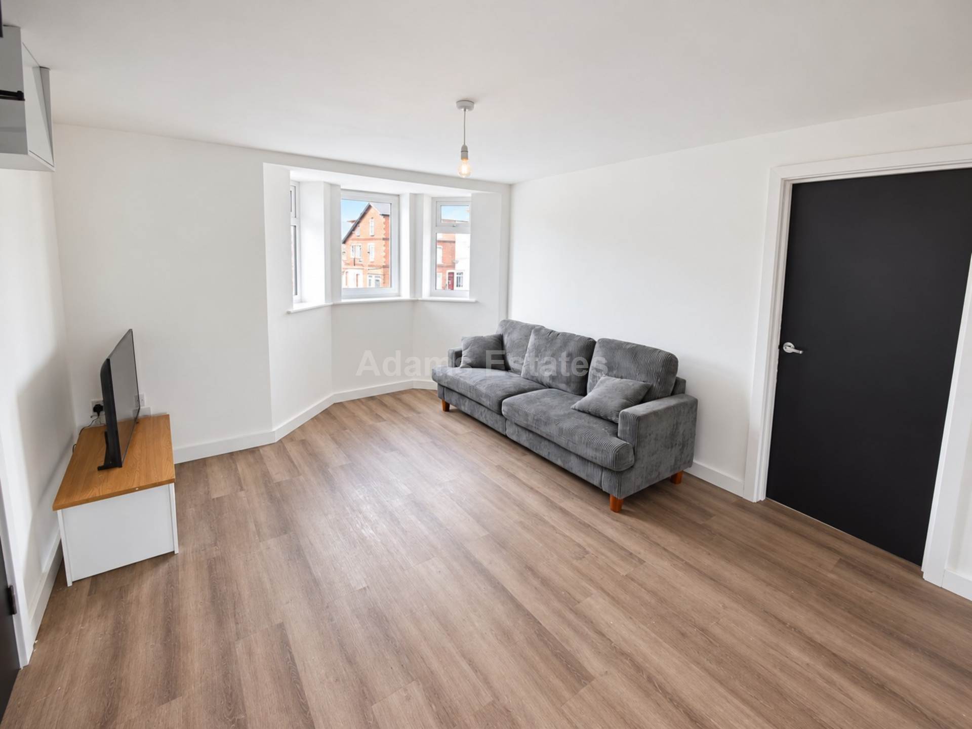 Flat Basingstoke Road in Reading