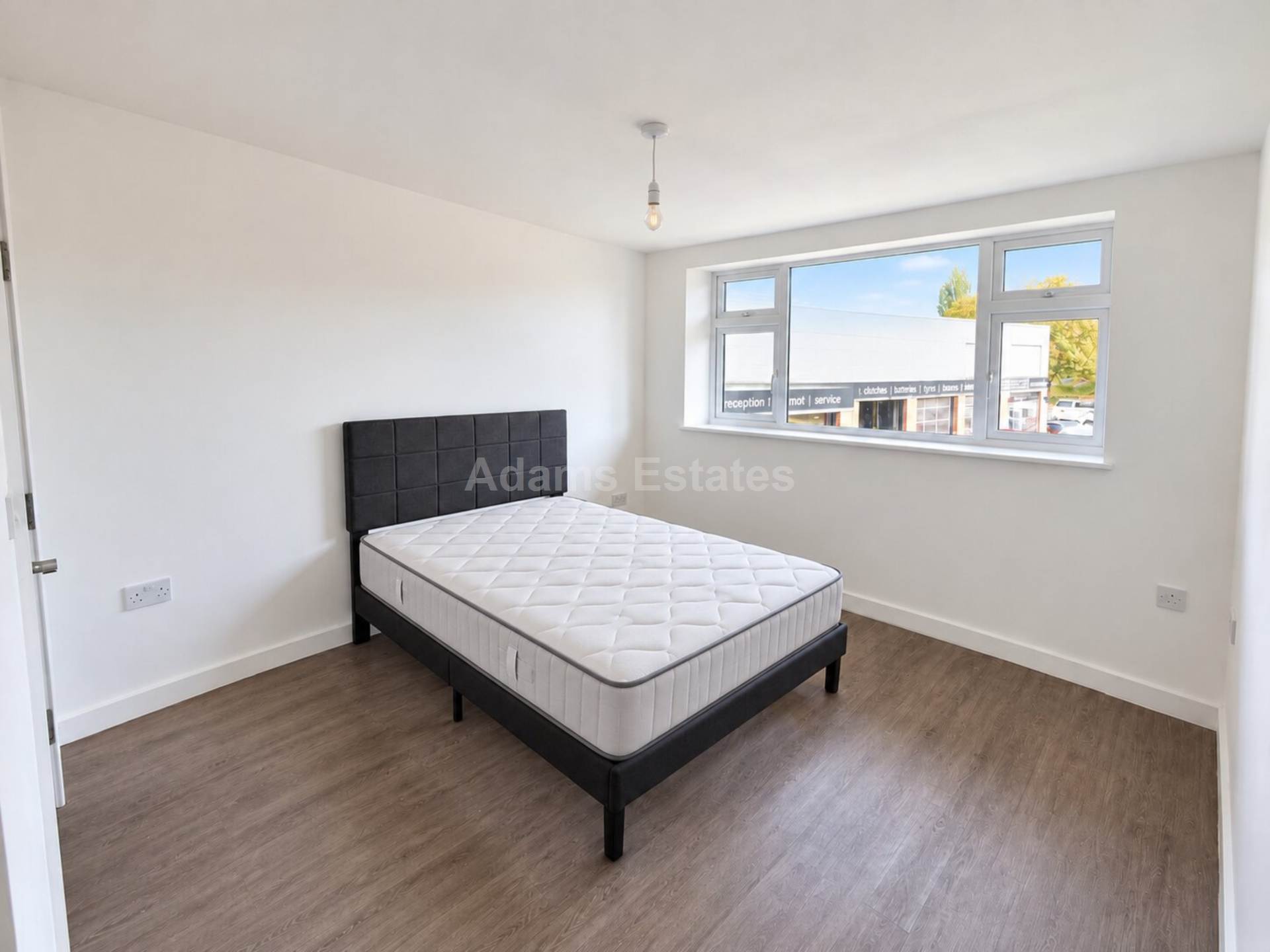Flat Basingstoke Road in Reading