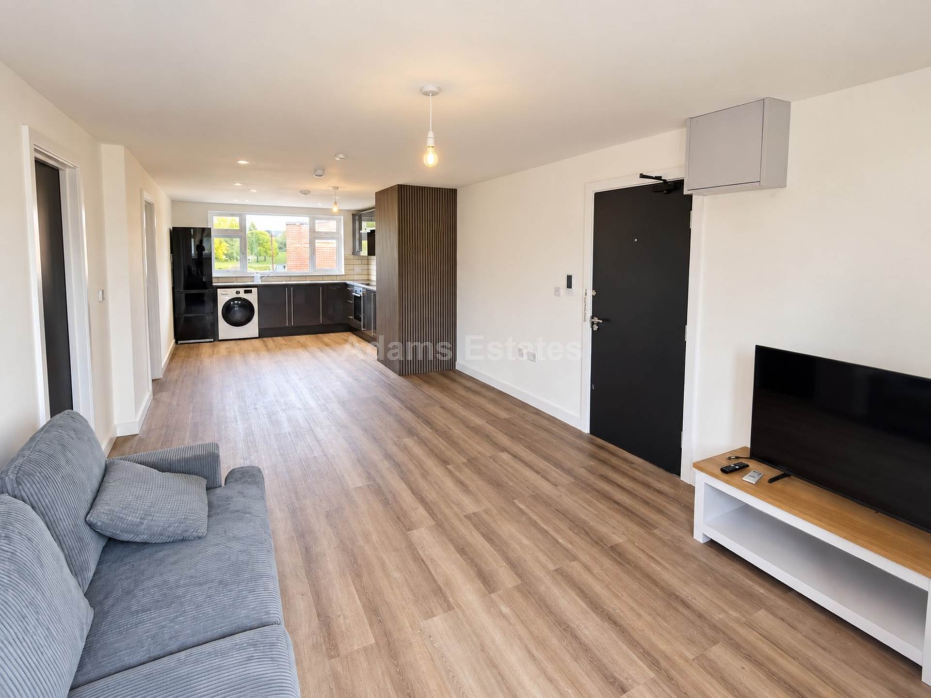 Flat Basingstoke Road in Reading