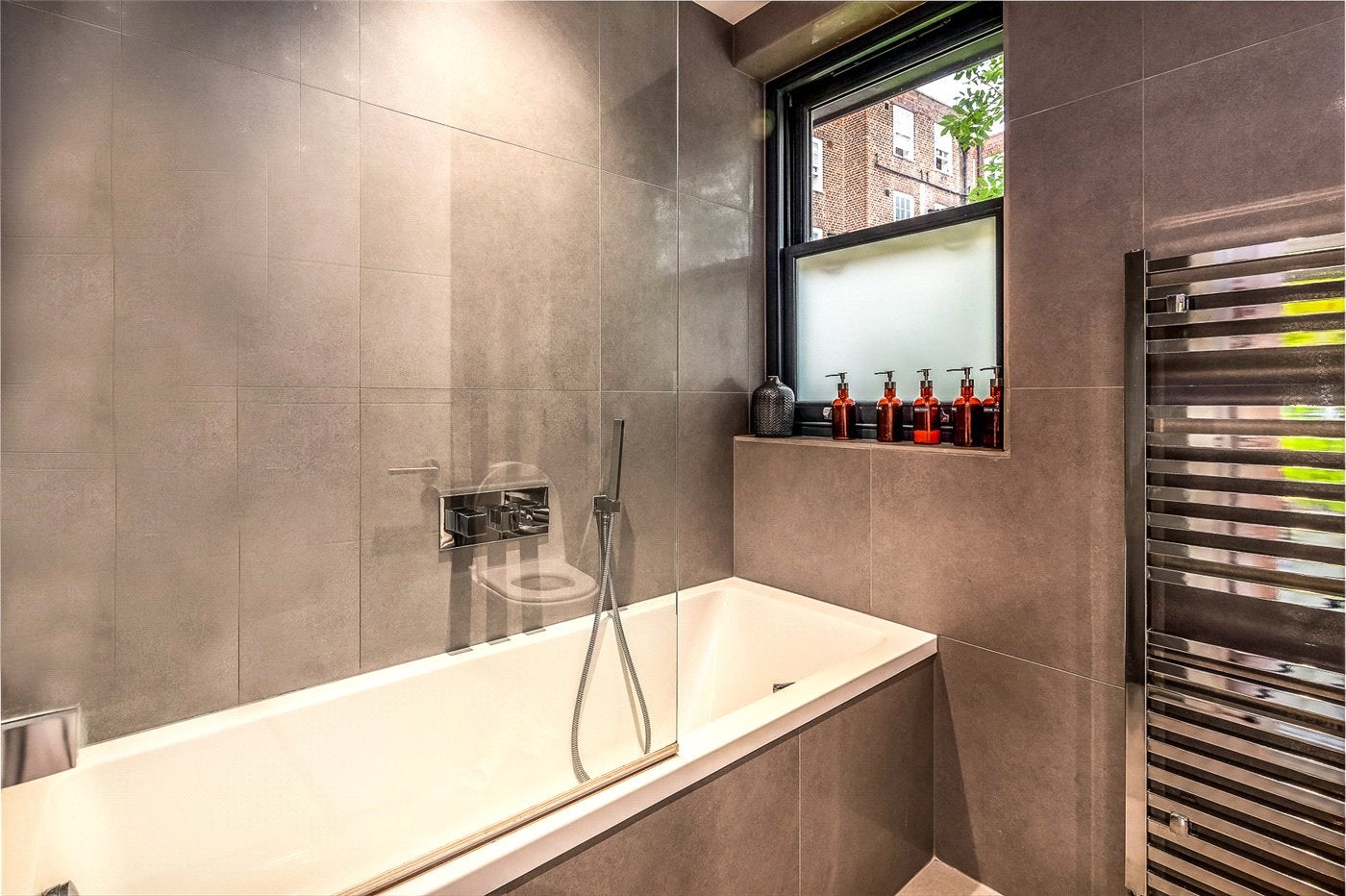 Flat Magdala Avenue in Greater London