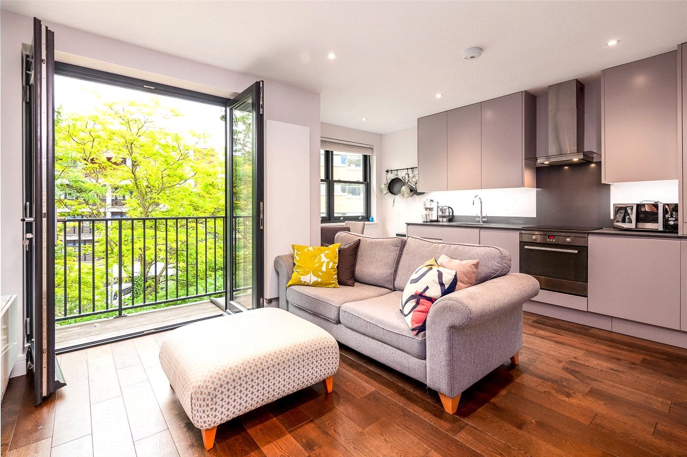 Flat Magdala Avenue in Greater London
