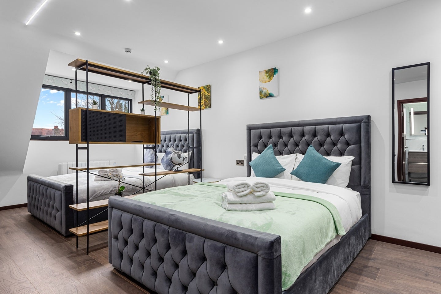 Flat Armitage Road in Greater London