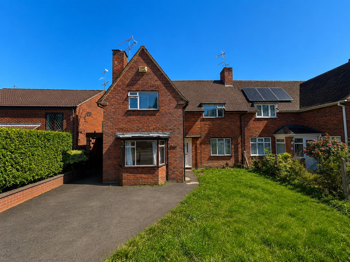 House Aldersley Road in Wolverhampton