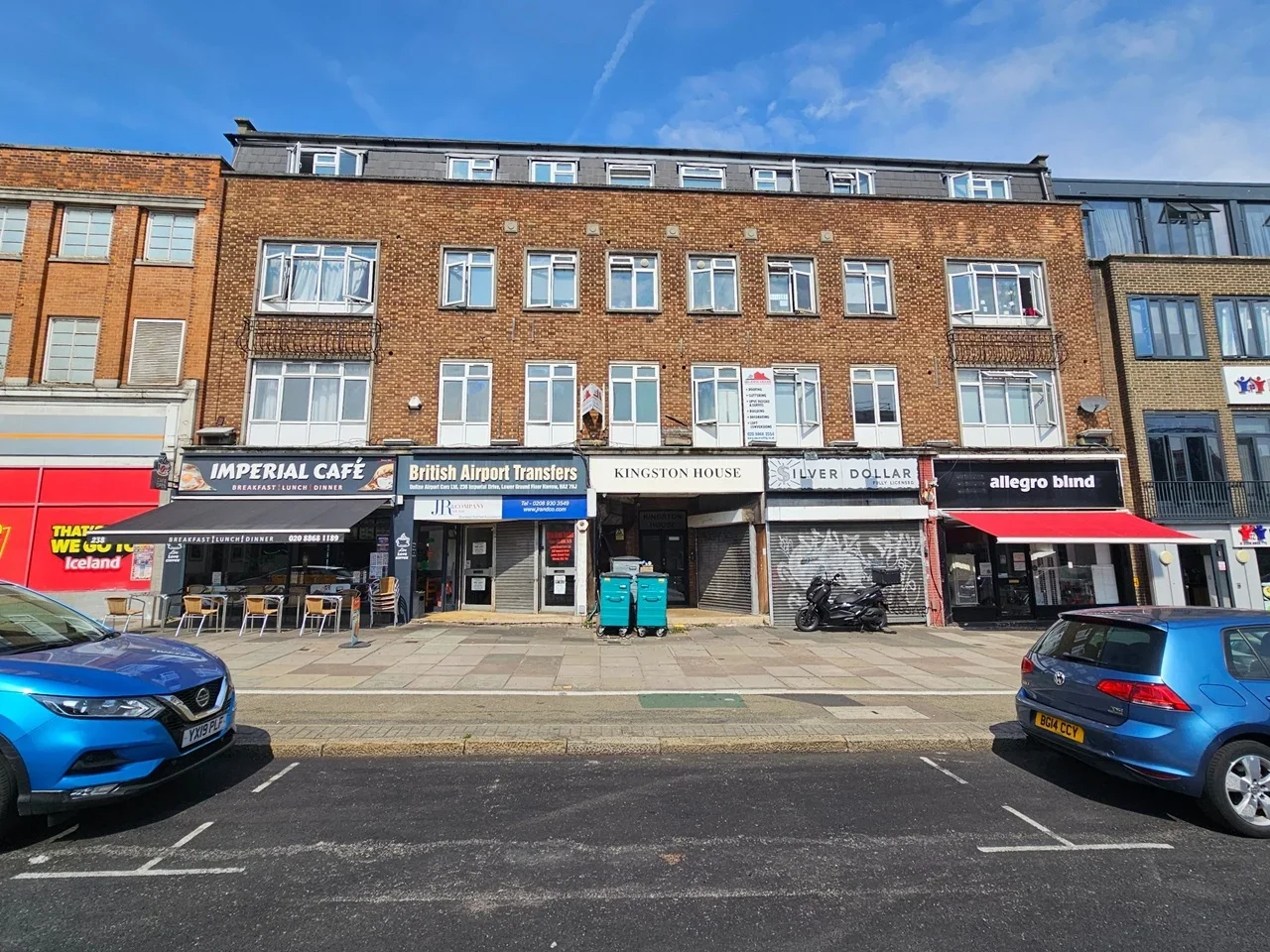 Flat Imperial Drive in Greater London