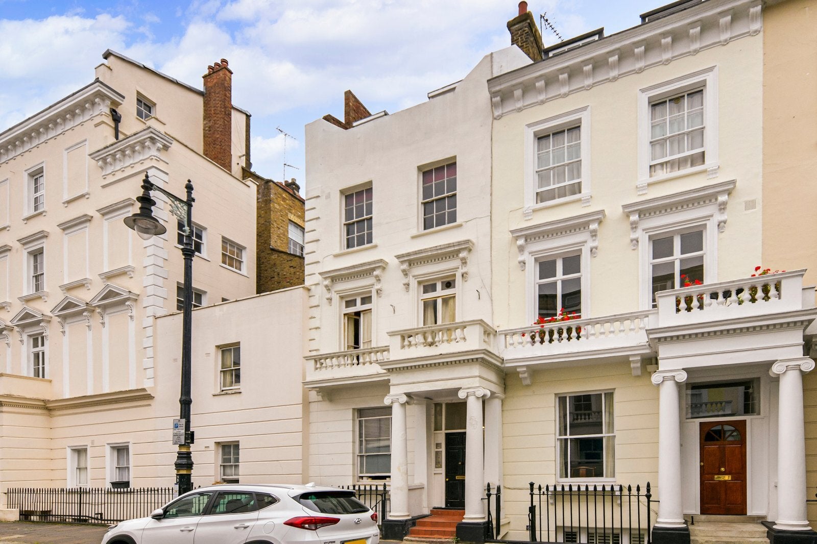 Flat St George's Drive in City of Westminster