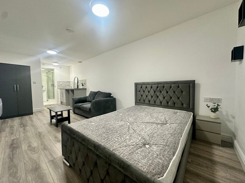 Room Danvers Road in Leicester