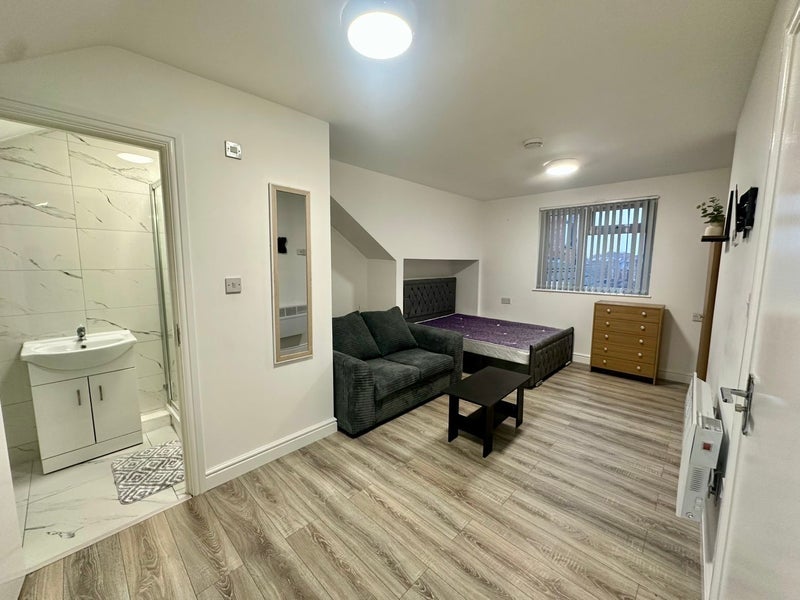 Room Danvers Road in Leicester
