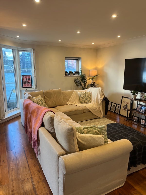 Room Clove Hitch Quay in Greater London