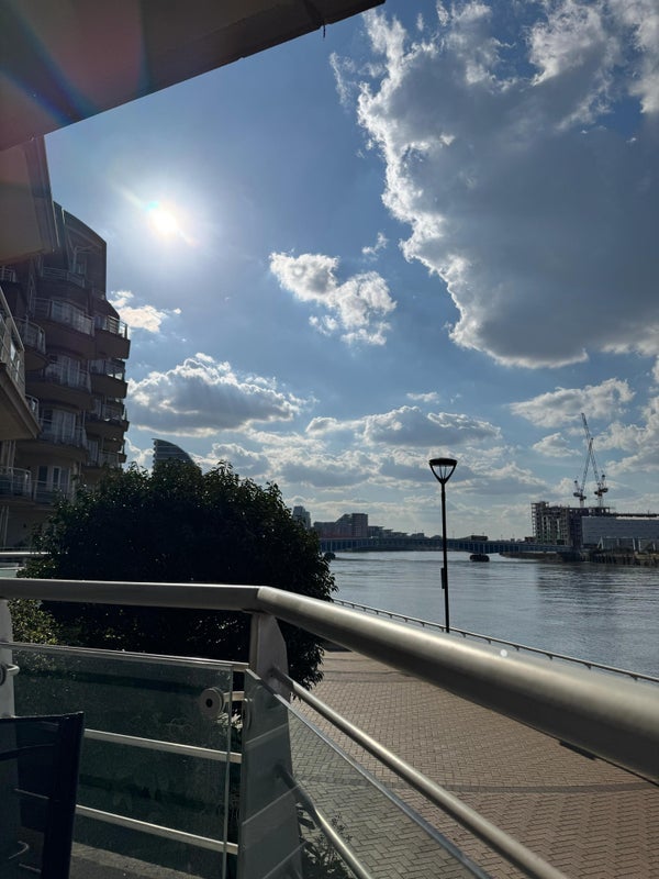 Room Clove Hitch Quay in Greater London
