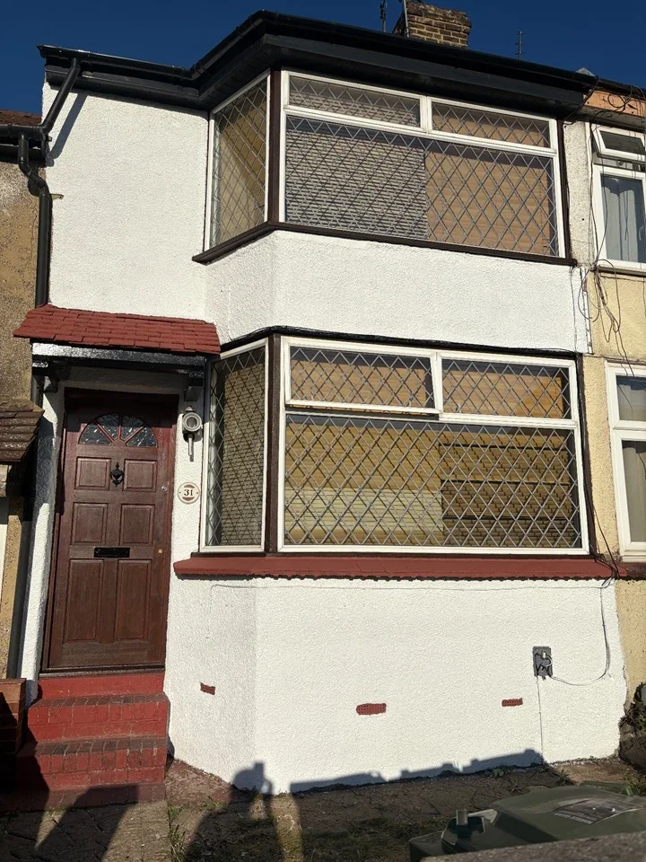 Room Thornton Road in Greater London