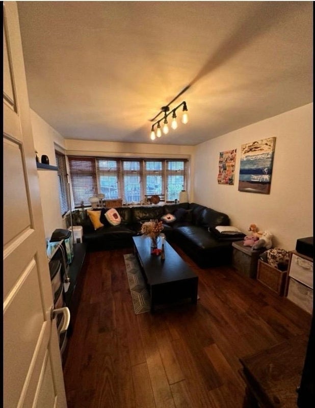 Room Loats Road in Greater London