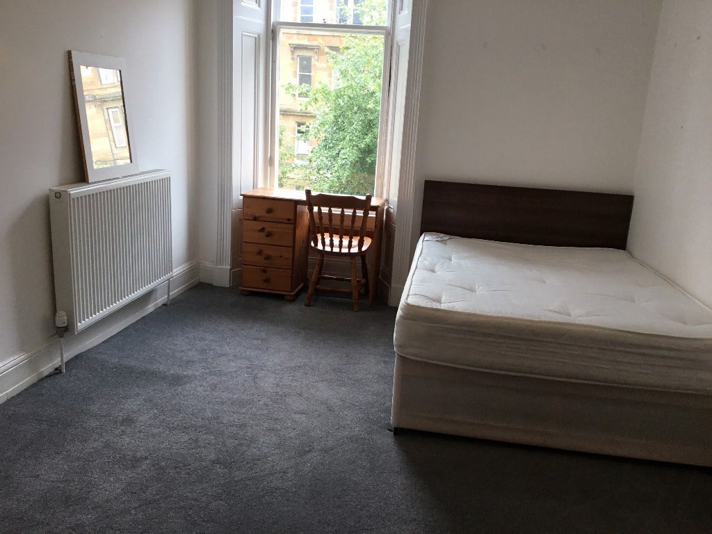 Room Woodlands Drive in Glasgow