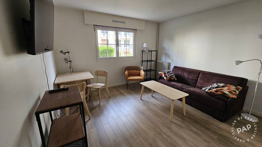 Room Rue Albert Joly in Versailles