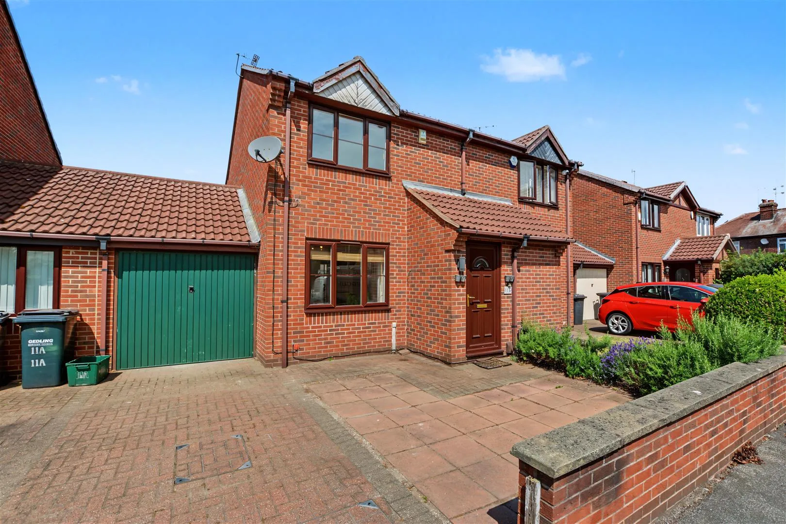 House Lodge Farm Lane in Gedling