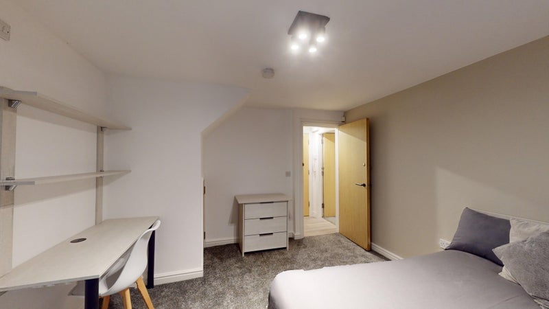 Room Wilmslow Road in Manchester