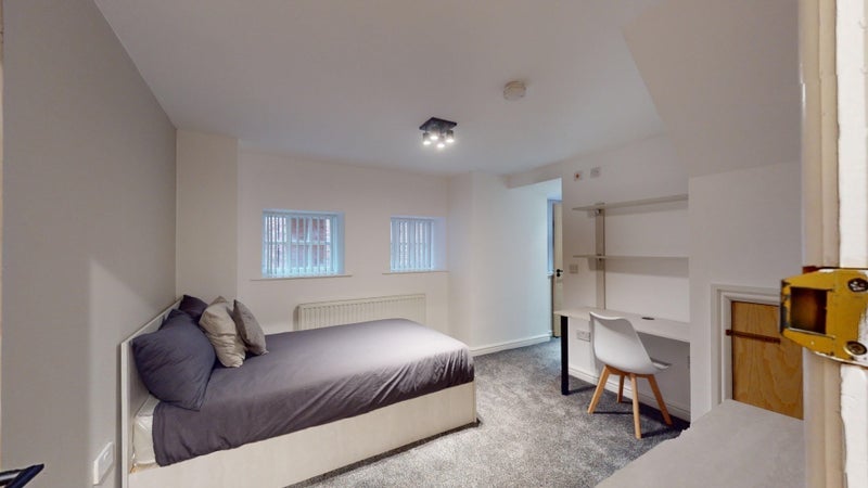 Room Wilmslow Road in Manchester
