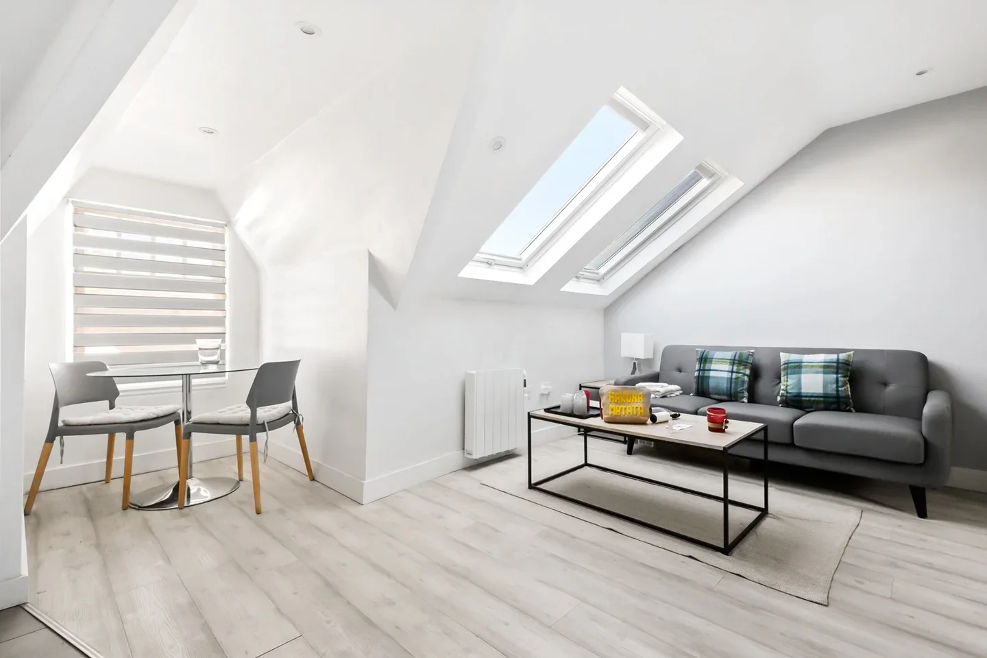 Flat Montserrat Road in Greater London