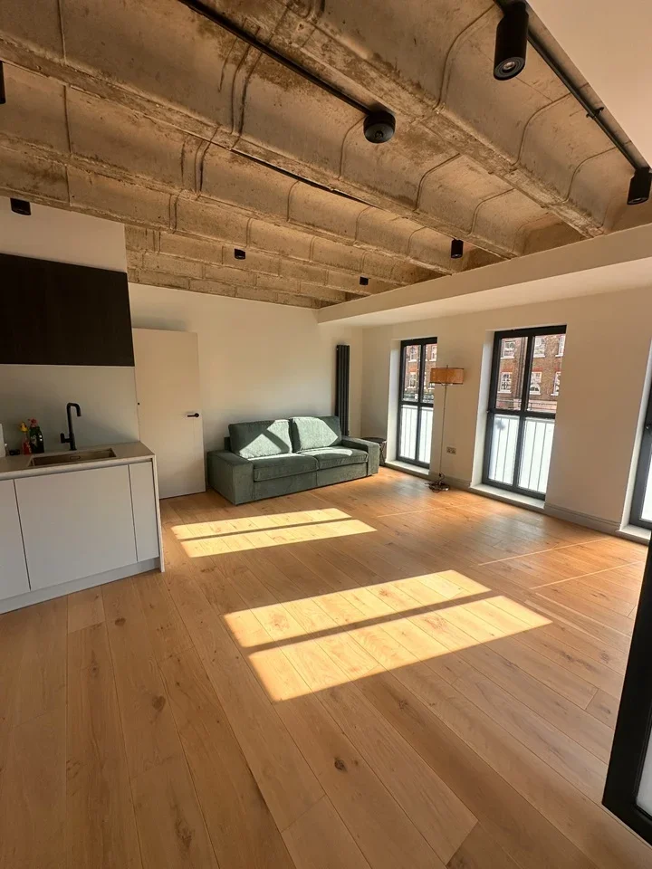 Flat Hoxton Street in Greater London