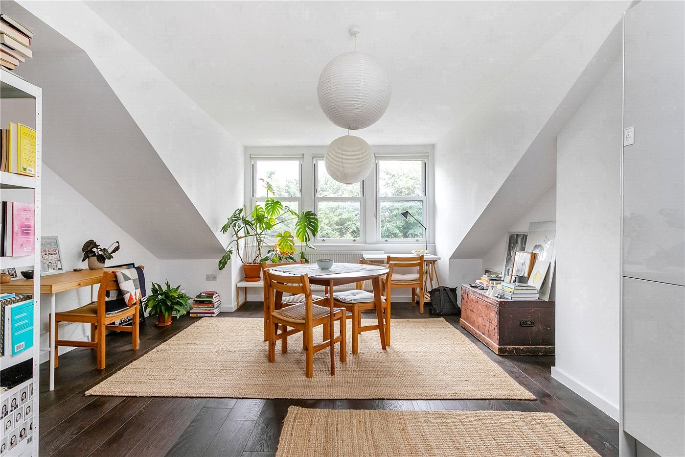Flat Evering Road in Greater London