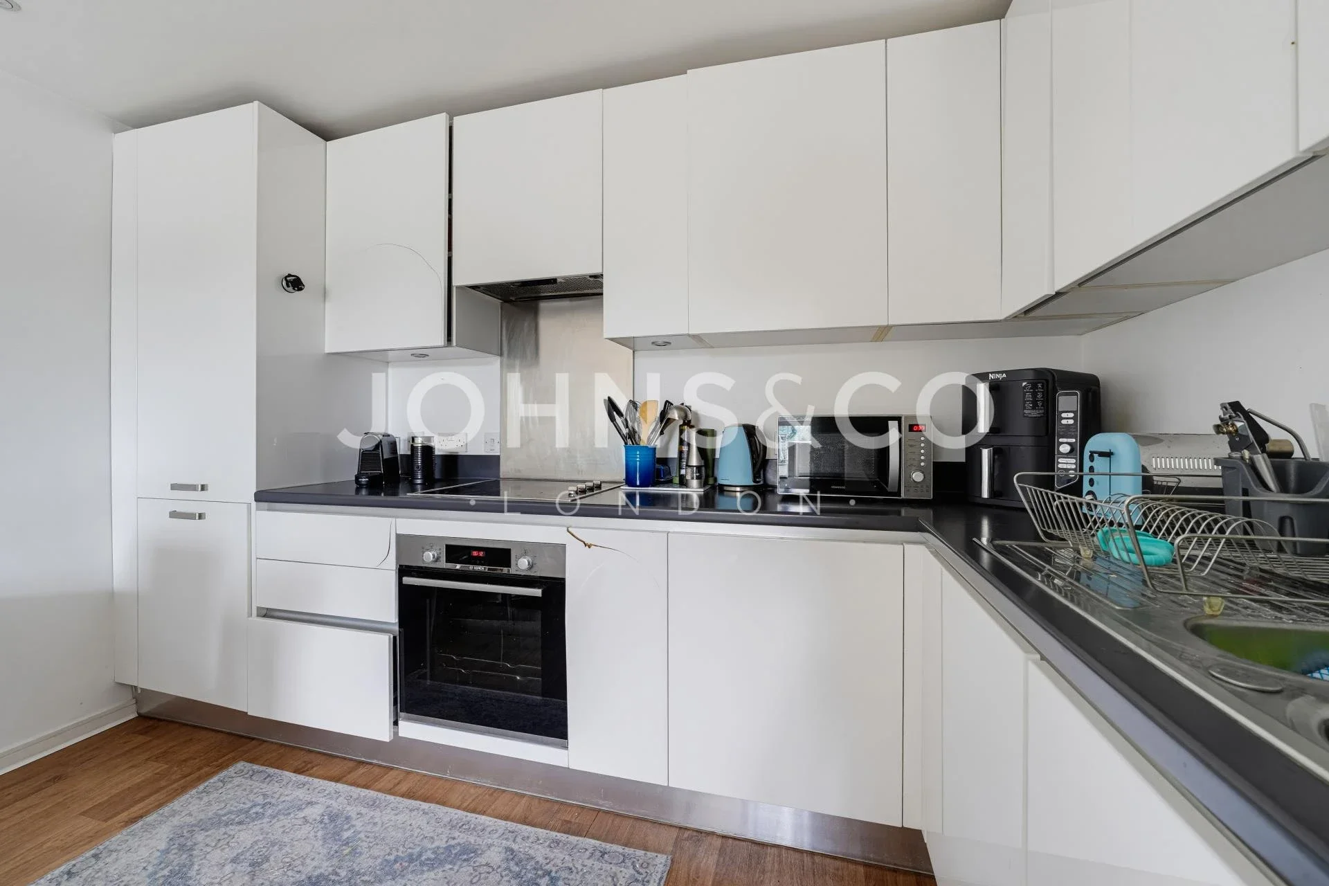 Flat London Road in Greater London