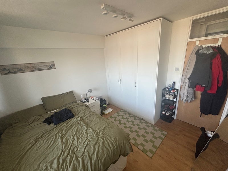 Room Royal Road in Greater London