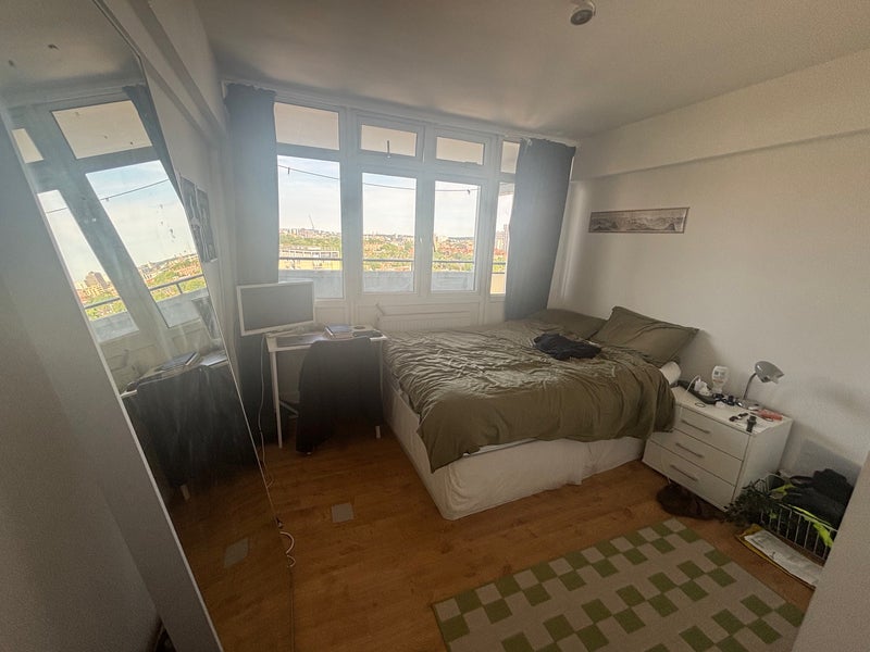 Room Royal Road in Greater London