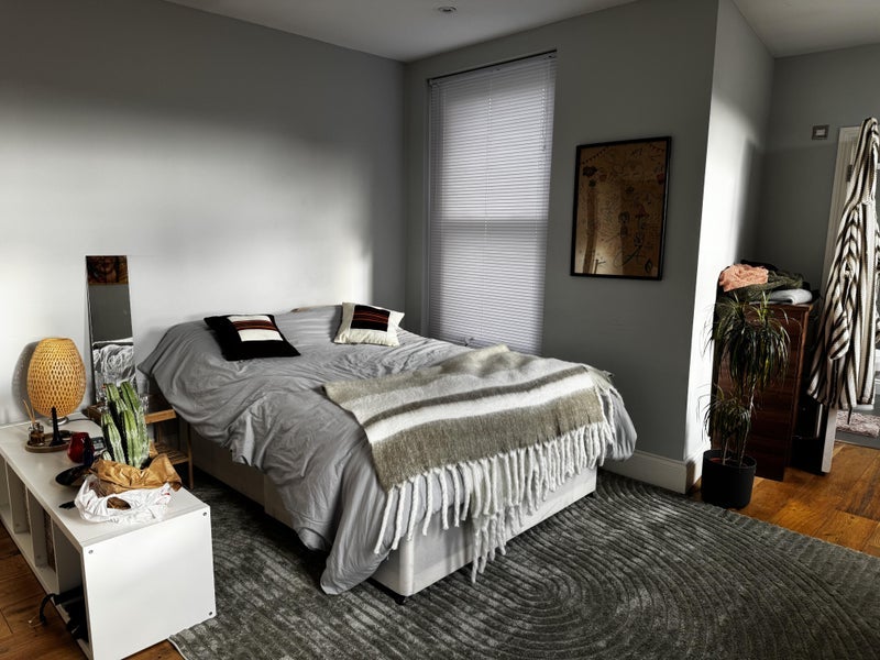 Room Brixton Road in Greater London