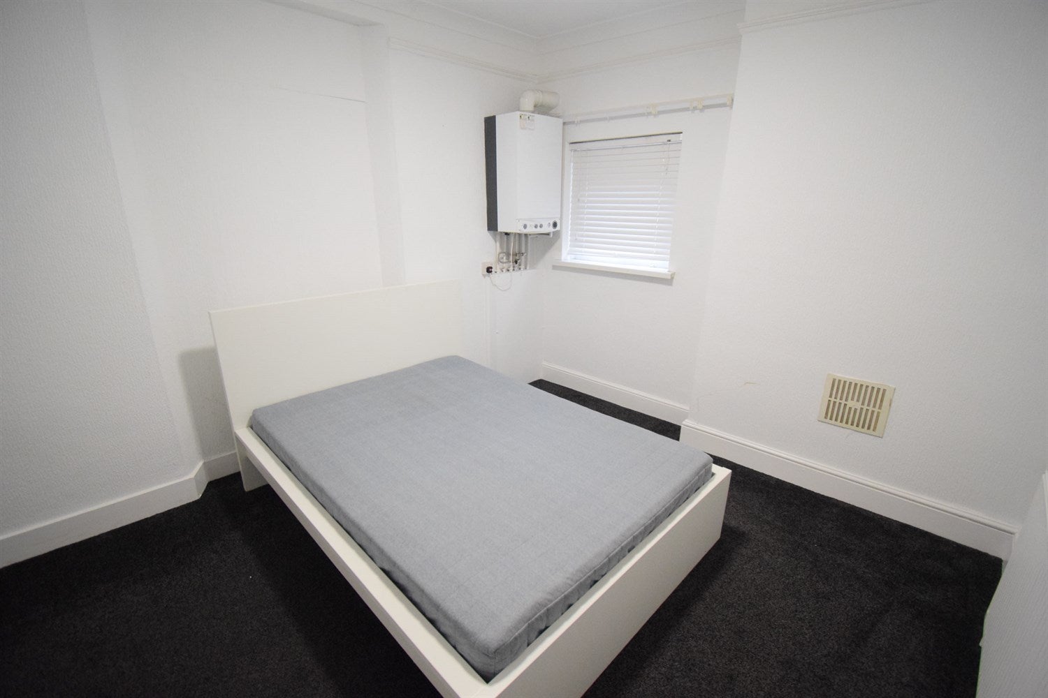 Flat Oakfield Street in Cardiff
