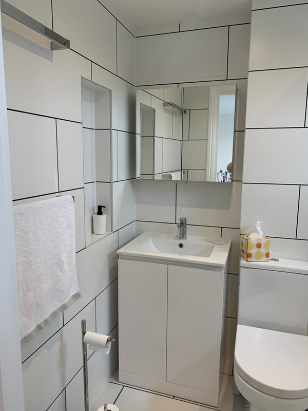 Room Melbourne Avenue in Greater London