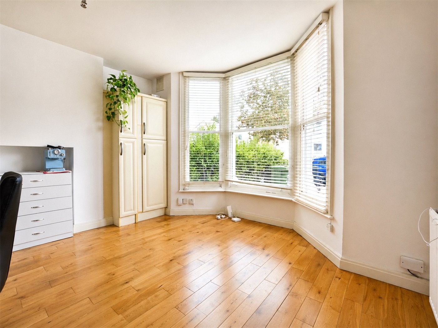 Flat Arngask Road in Greater London