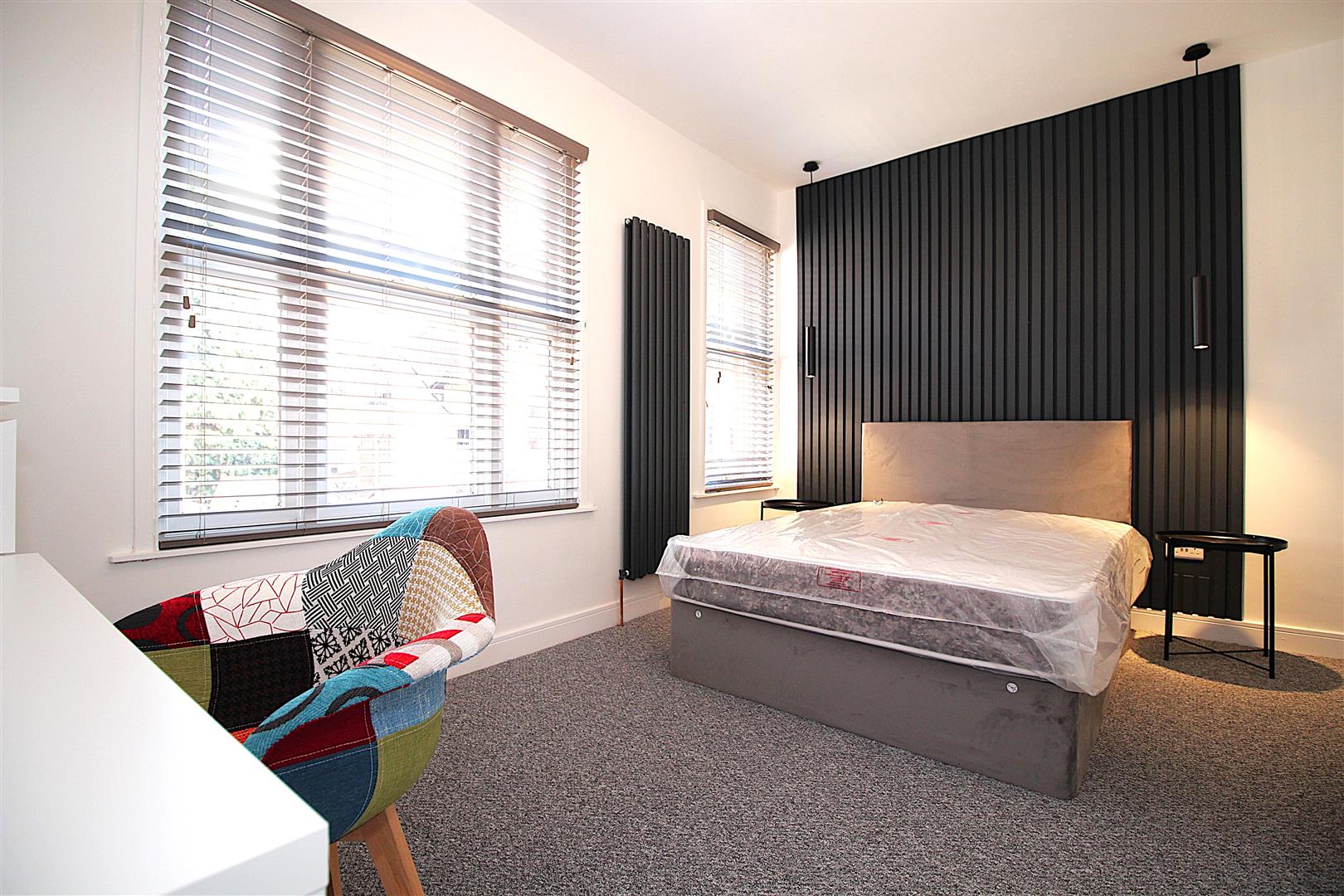 Room Mill Hill Lane in Leicester
