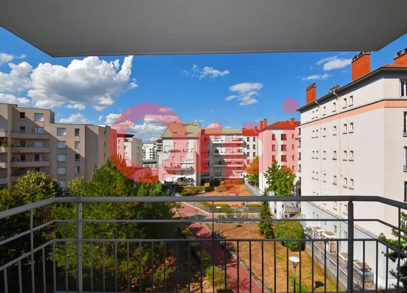 Flat Rue Jeanne Hachette in Lyon
