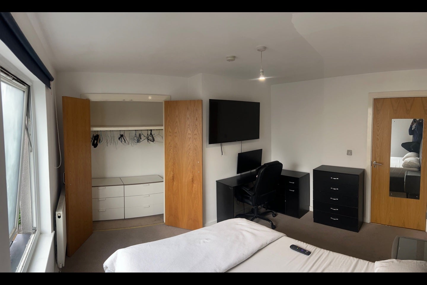 Room Crown Drive in Greater London