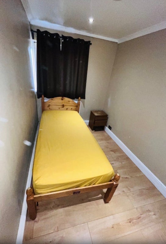 Room Denham Close in Maidenhead