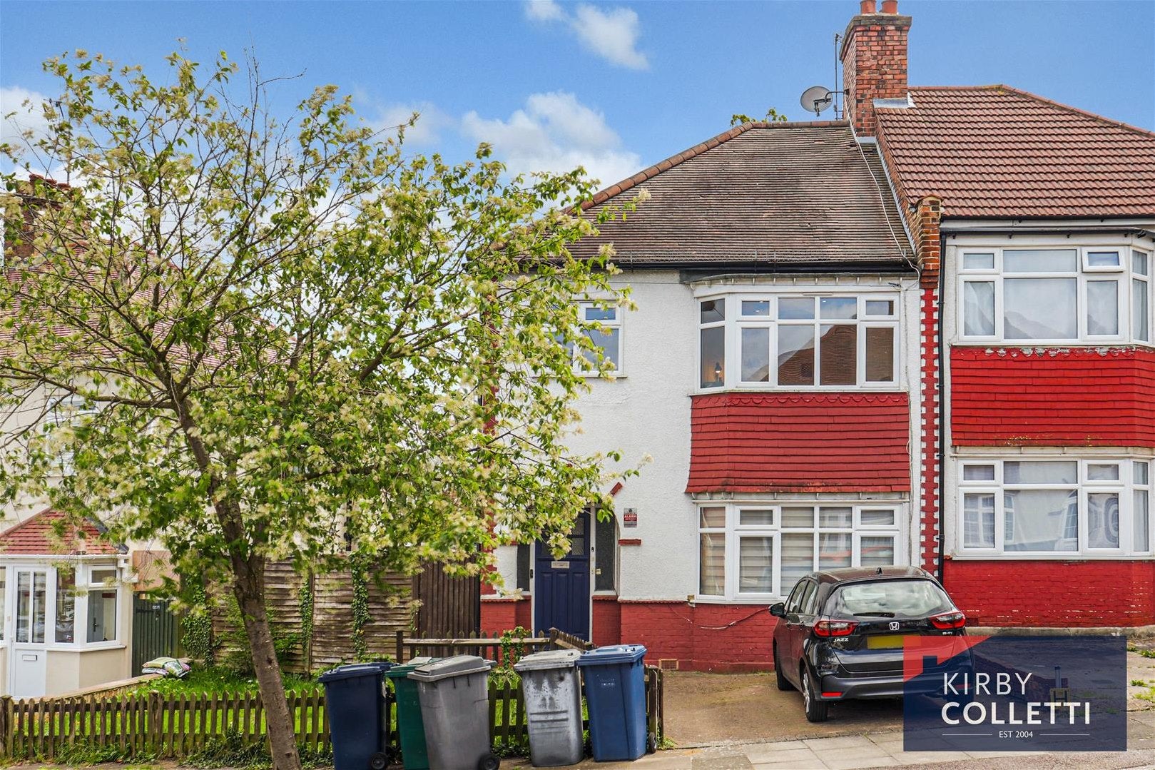 House Fernwood Crescent in Greater London