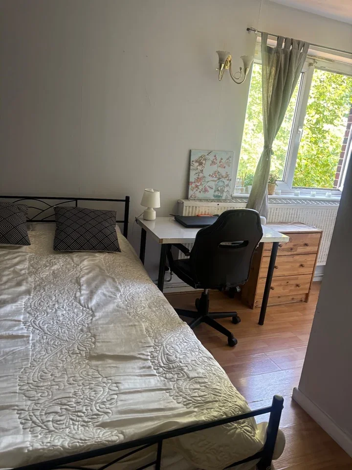 Room Portland Street in Greater London