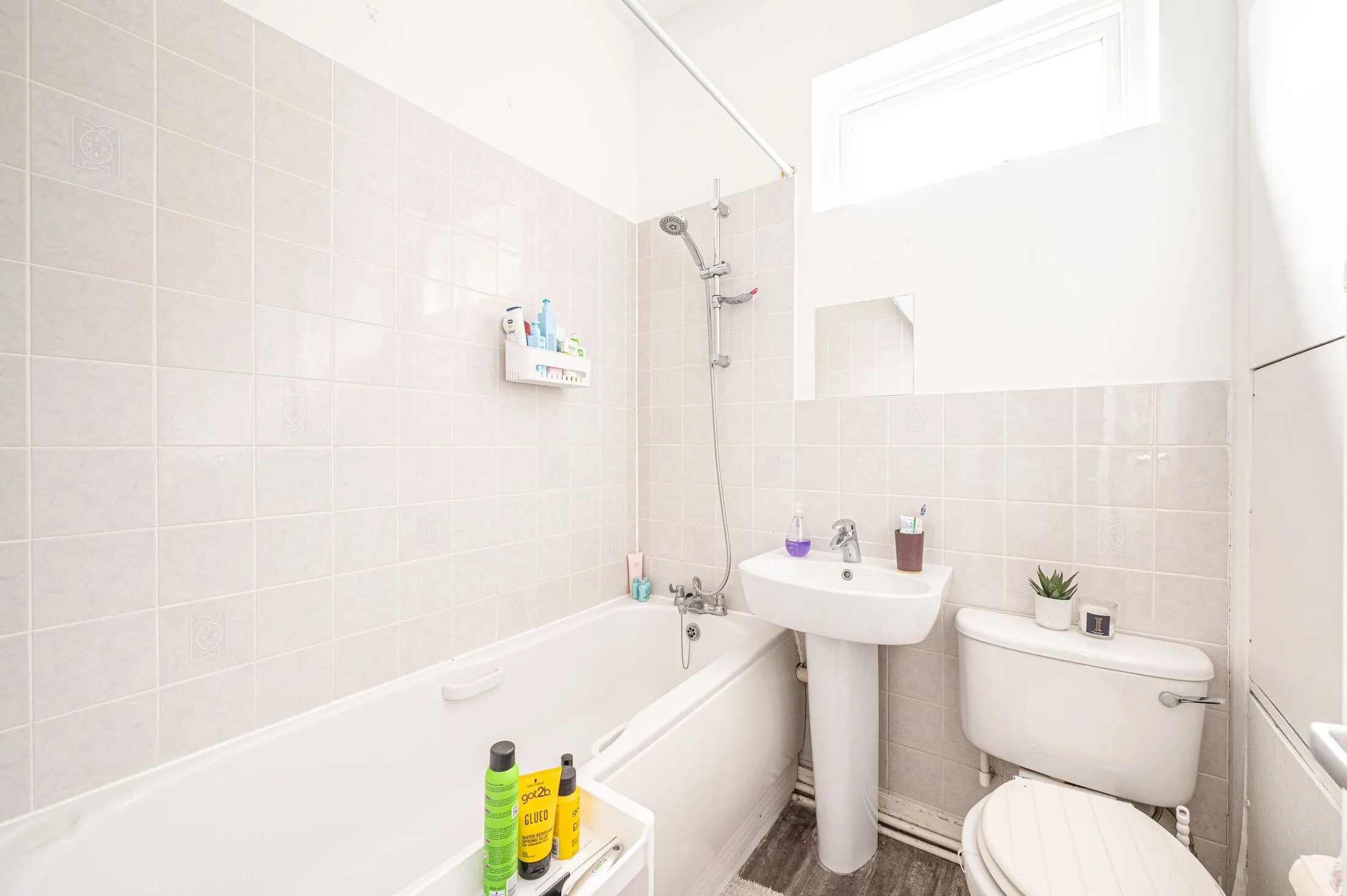 Flat Canfield Gardens in Greater London