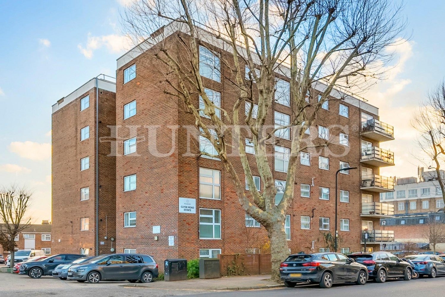 Flat Elizabeth Clyde Close in Greater London