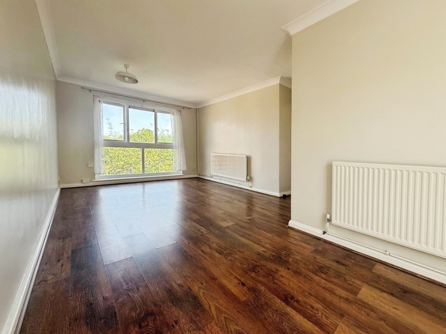 Flat Longley Hall Road in Sheffield
