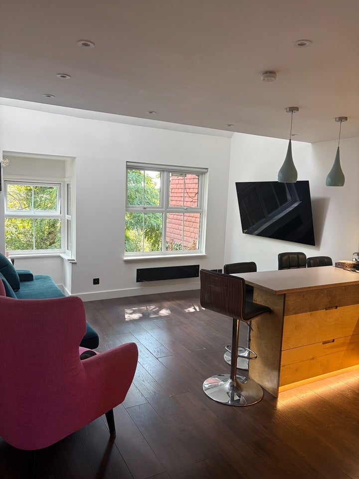 Flat Kingsnympton Park Estate in Greater London