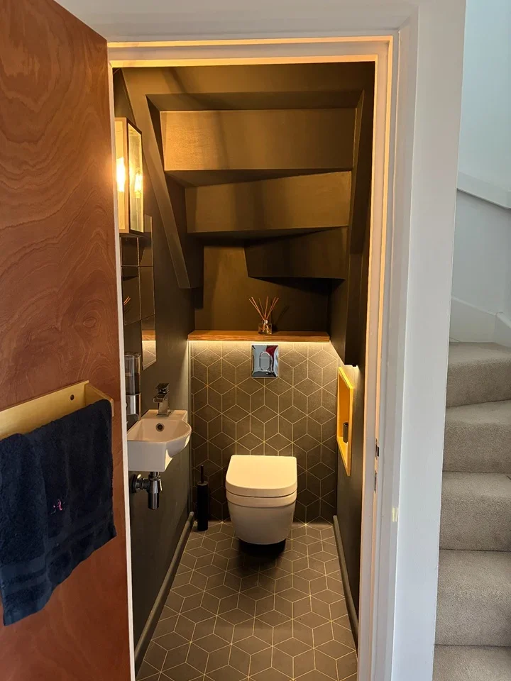 Flat Kingsnympton Park Estate in Greater London