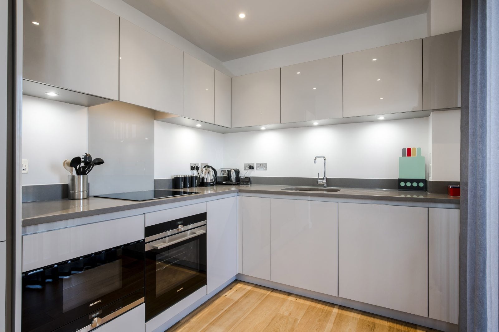 Flat Northcote Road in Greater London
