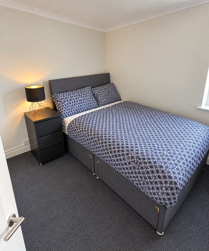 Room Edith Road in Sandwell